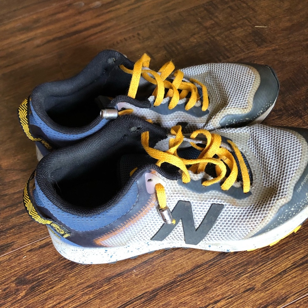 New Balance tennis shoes with no-tie laces